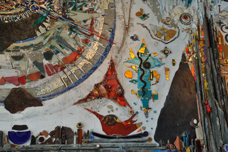 Detail aus dem Wandmosaik von Regine Juhls