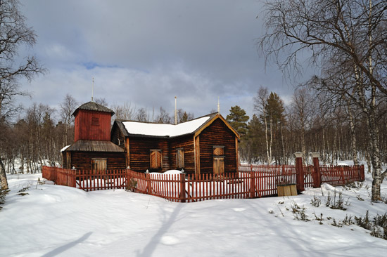 Die Wildniskirche von Pjelpajärvi